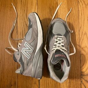 New Balance 990, Size 9, Women’s, Grey